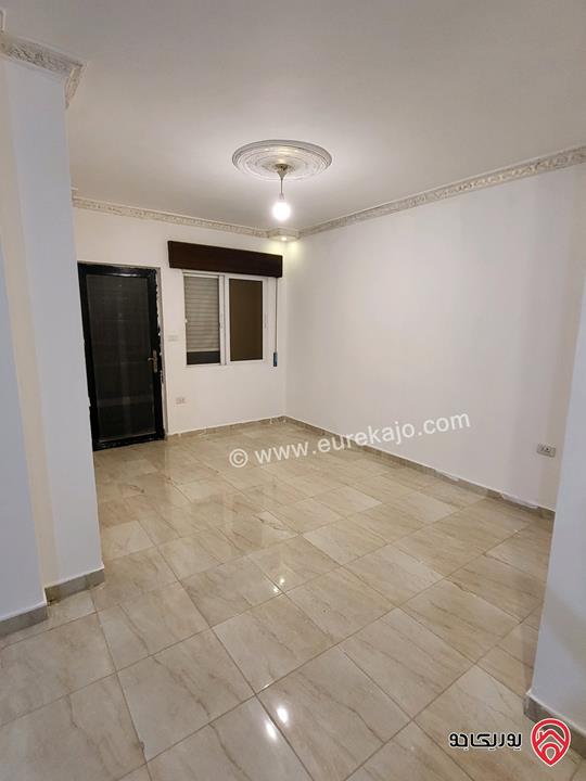 شقة ( فارغ + مفروش ) سكن طالبات للايجار في اربد - مجمع عمان الجديد