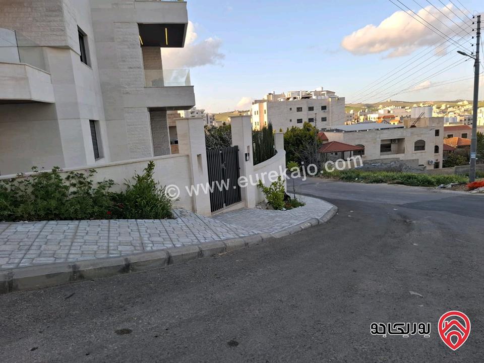 شقة أرضية مساحة 220م داخلي و 150م خارجي للبيع في عمان - شفا بدران