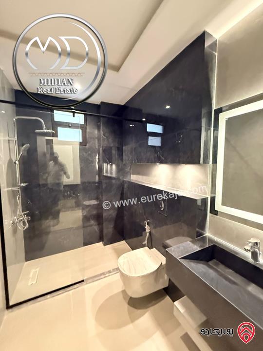 شقة دوبلكس جديدة للبيع طابق مع روف في عمان - ضاحية النخيل مساحة 235م مع تراسات تشطيبات ديكورات فاخرة اطلالة رائعة