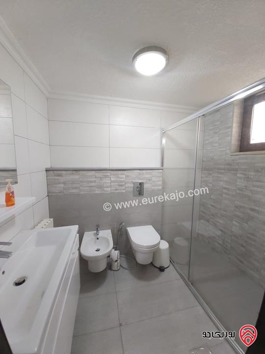 شقة طابق ثاني مساحة 200م للبيع  في عمان - ام اذينة