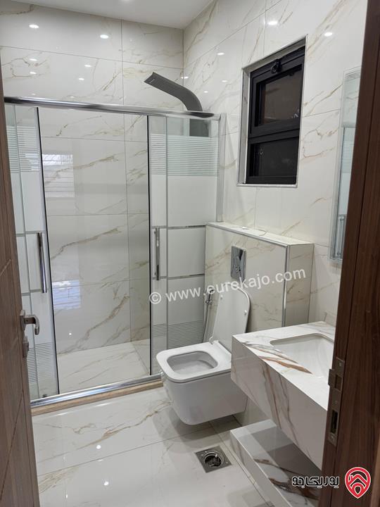 شقة طابق ارضي مساحة 155م داخلي و 155م خارجي للبيع في عمان - البنيات