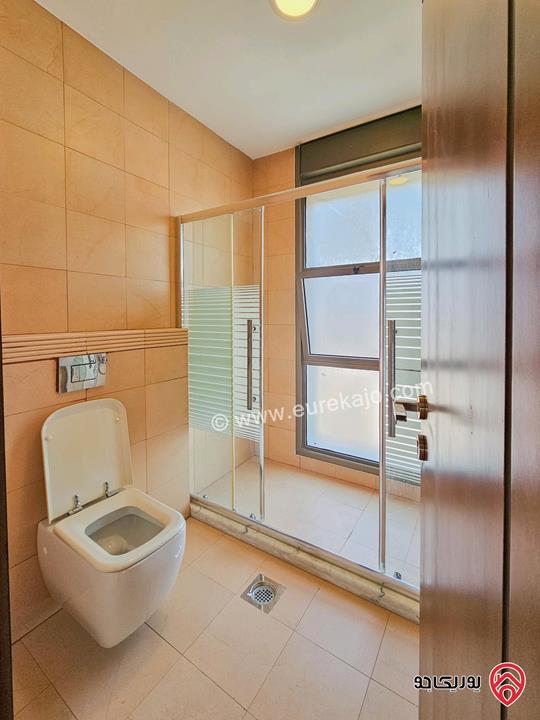 شقة سوبر ديلوكس جديدة - طابقية - مساحة 223م طابق أول للبيع في عمان - دير غبار