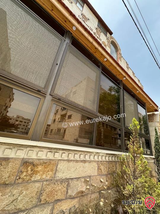 شقة فاخرة أرضية مساحتها 180 متر + 40 متر تراس خارجي مغلق للبيع في عمان - حي الصحابة