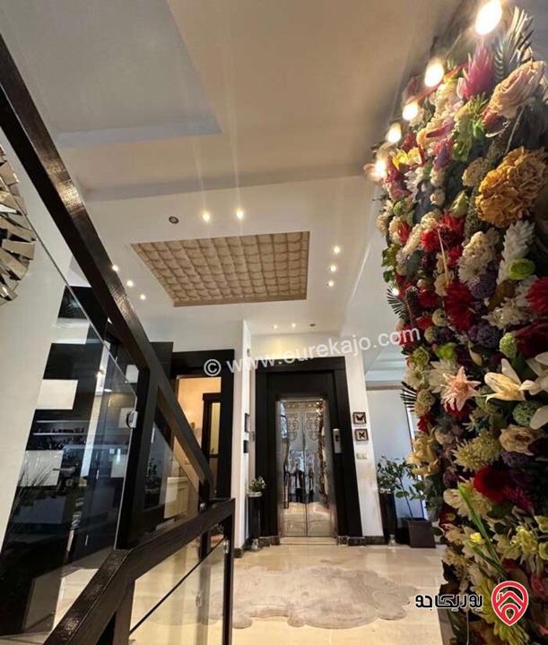 فيلا فخمة مساحة 740م على أرض 750م للبيع في عمان - دابوق 