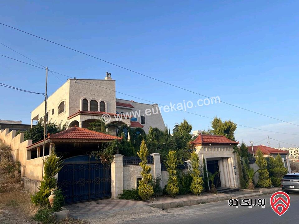 فيلا دوبلكس مساحة 550م على أرض 1030م للبيع في عمان - ضاحية الأمير علي طريق المطار 