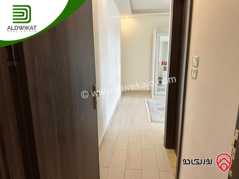 شقة شبه ارضي مفروشه للبيع في عمان - تلاع العلي المساحة الداخلية 81م والخارجية 33م موقع هادىء تشطيب حديث