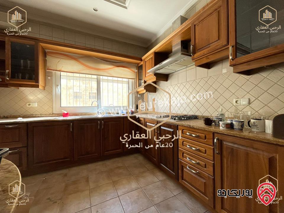 شقة أرضية مساحة 450م داخلي و 300م خارجي للايجار في عمان - الجاردنز