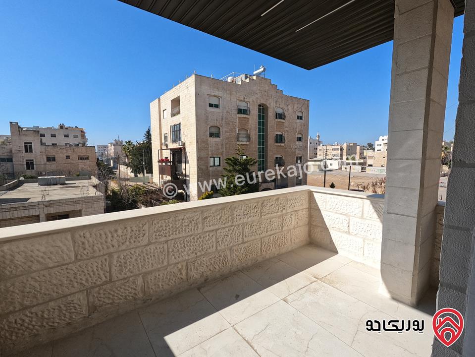 شقة مميزة مساحة 194م طابق ثاني للبيع في عمان - الجندويل 