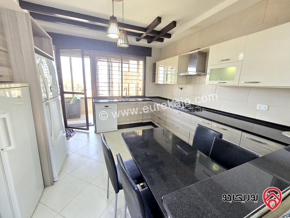 شقة مساحة 190 متر طابق اول للبيع في عمان - خلدا 