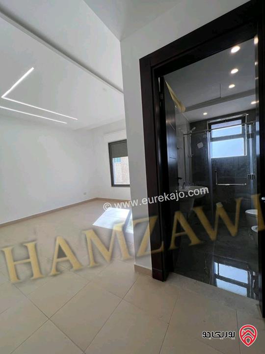 شقة سوبر ديلوكس طابق ثاني مساحة 310م للايجار في عمان - ام اذينة