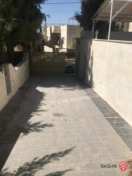 فيلا مجددة مساحة 440م على أرض 980م للبيع في الفحيص – منطقة الرهوة موقع مميز 