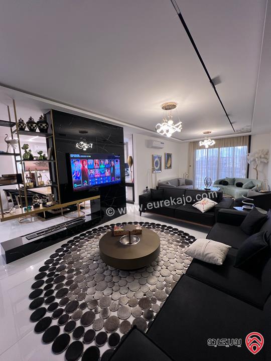 شقة فخمة طابق ثالث دوبلكس مساحة 300م للبيع مفروشة في عمان - مرج الحمام