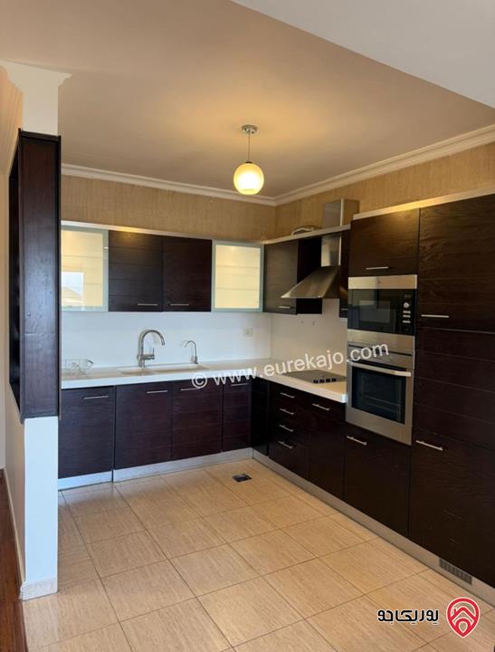 شقة فاخرة مفروشة بمساحة 93م للإيجار السنوي فقط (دفعة واحدة) في عمان - الدوار الرابع