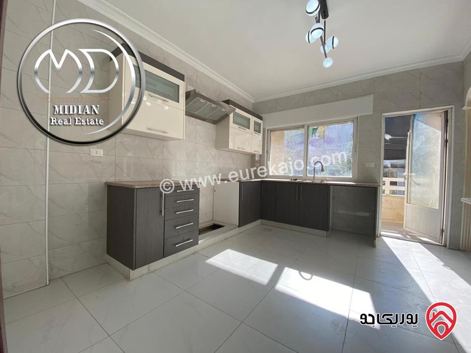 شقة فارغة للايجار في عمان - خلدا طابق اول مساحة 140م تشطيبات و ديكورات فاخرة تصلح للعرسان بسعر مميز جداً