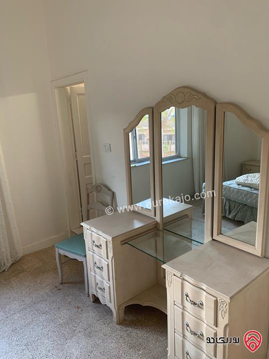 شقة طابق أول مساحة 180متر للايجار في عمان - الدوار الأول شارع الرينبو