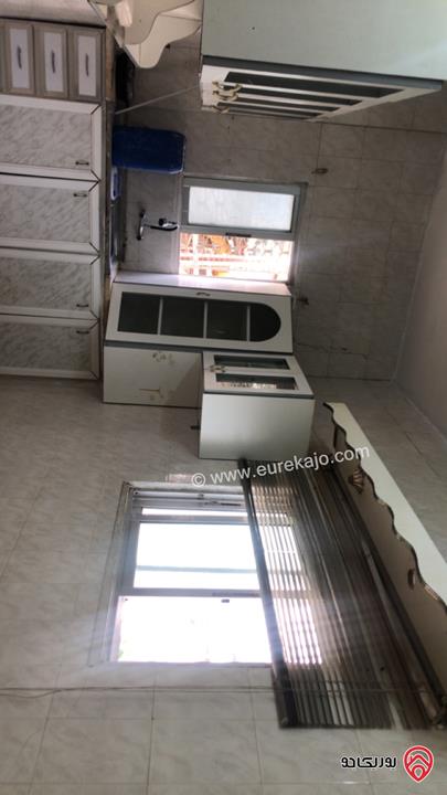 شقة أرضية مساحة 100م مدخلها مستقل للايجار في اربد قرب دوار سال الكبير شارع الهاشمي 