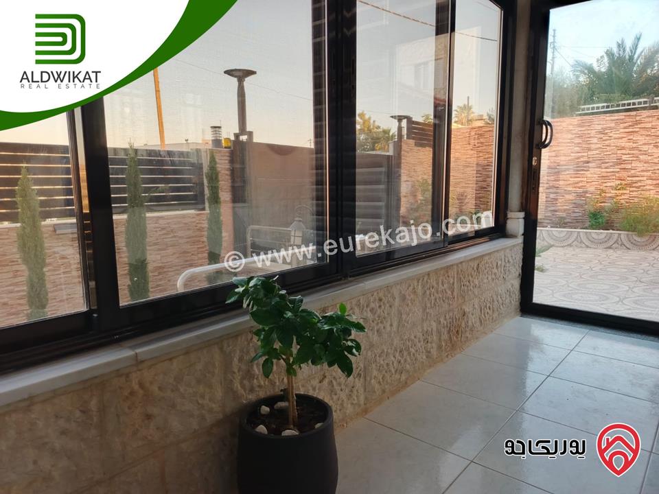 فيلا مستقلة مفروشة للبيع في عمان - ناعور مساحة الارض 1050م ومساحة البناء 1000م ومساحة الحديقة 400م ومساحة الترس 200م موقع اطلالة رائع ومميز