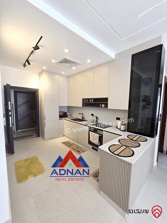 شقة مفروشة طابق ثالث مساحة 85م جديدة لم تسكن للإيجار السنوي في عمان - الصويفية