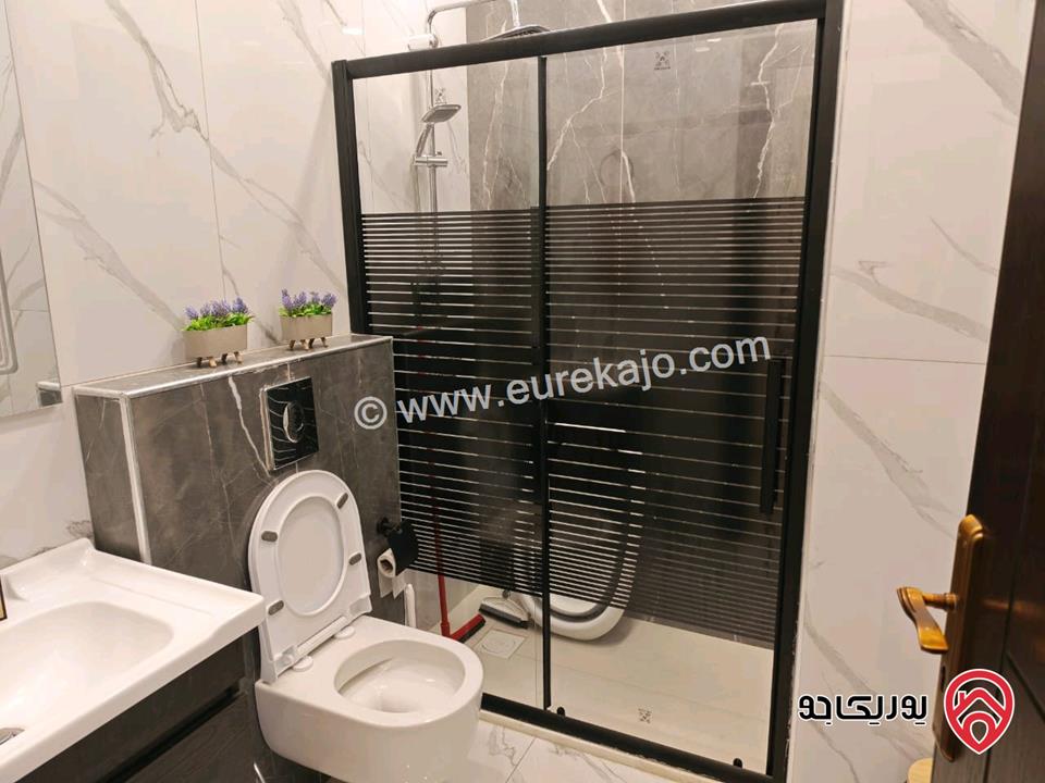 شقة ارضية مساحة 160م داخلي و 40م خارجي للبيع مفروشة في عمان - أبو السوس