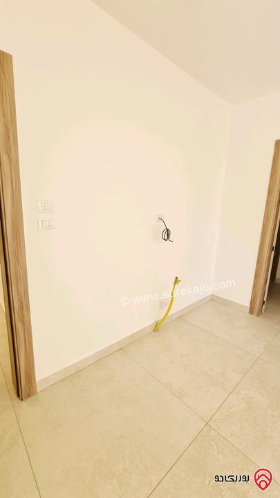 شقة مميزة أرضية مساحة 225م للبيع في عمان - الجبيهة 