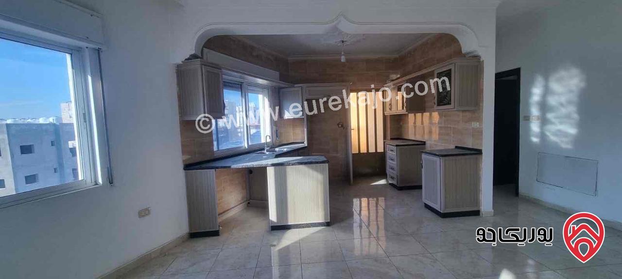 شقة مميزة مساحة 115م طابق ثالث للبيع في عمان - ام نوارة ضاحية الفاروق بالقرب من دوار البنزين من المالك مباشرة 