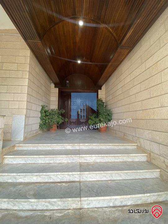 شقة طابقية أرضية مميزة للبيع في أم أذينة - قرب سوق الذهب 500م مع حديقة وترسات 300م