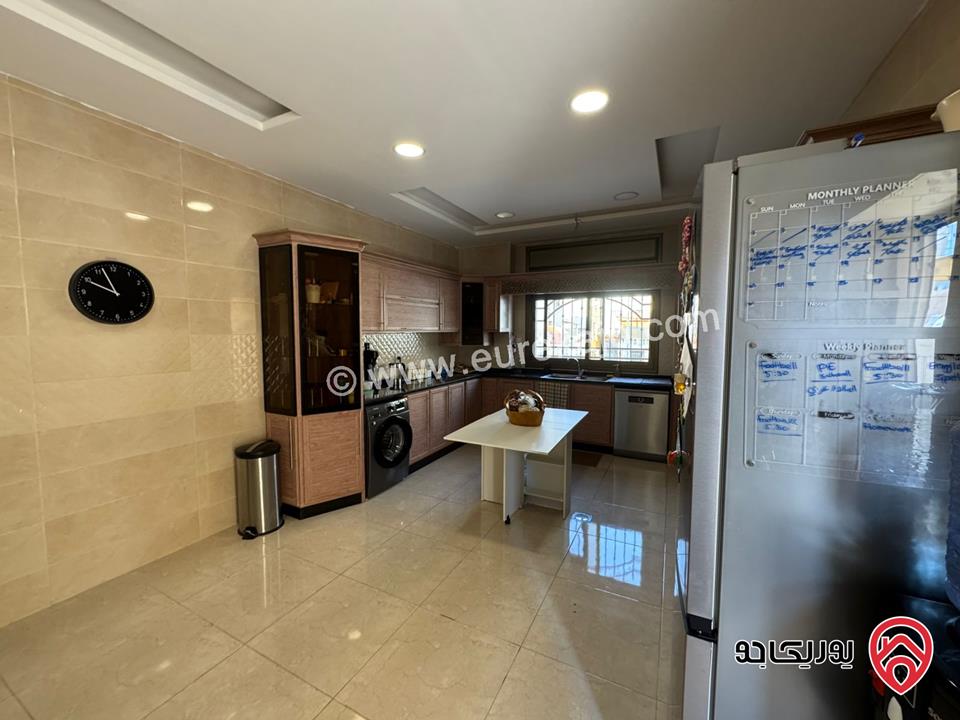 شقة أرضية مميزة مساحة 162م داخلي و 280م خارجي للبيع المنطقة الخامسة / العقبة