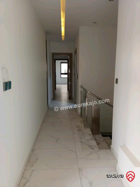 شقة دوبلكس مساحة 300م للايجار في عمان - حي الصحابة