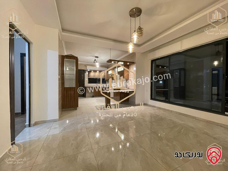 شقة سوبر ديلوكس طابق ارضي معلق مساحة 190م للايجار في عمان - أم السماق 