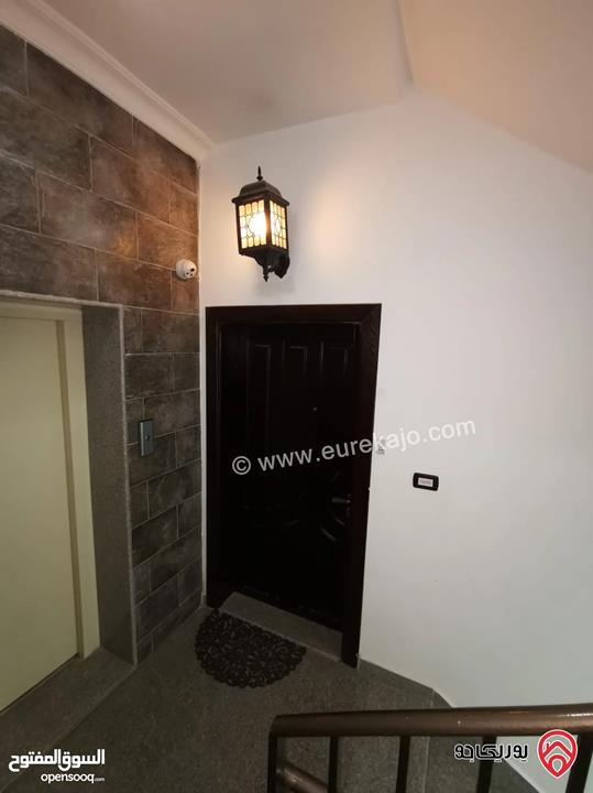 شقة مفروشة أرضية مساحة 241م داخلي و 28م خارجي للايجار في عمان - خلدا