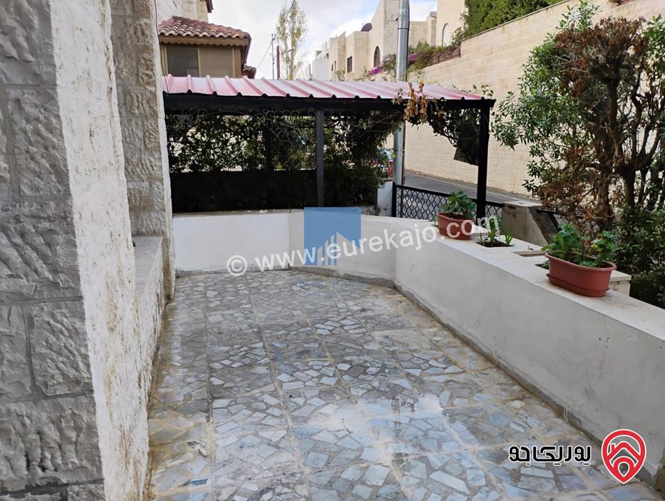 شقة ارضية مساحة 206م مع ترس 60م للبيع في عمان - عبدون