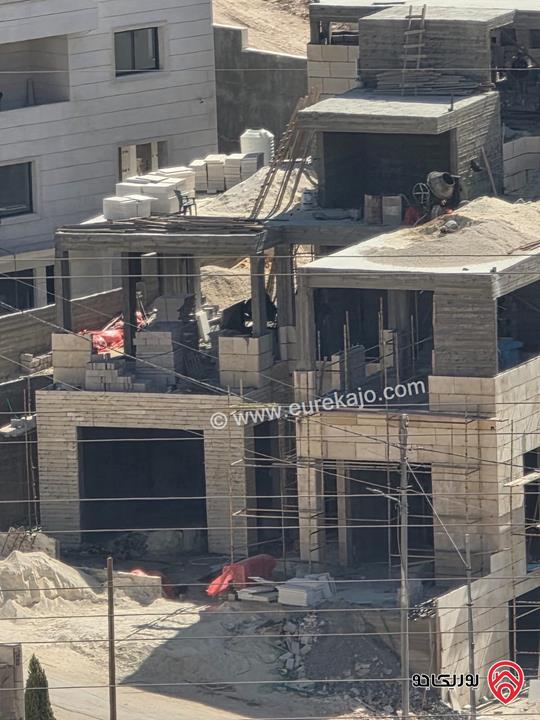 فيلاعدد 2 مساحة البناء 500م لكل فيلا على أرض المساحة الكلية 1 دونم للبيع في عمان - دابوق 