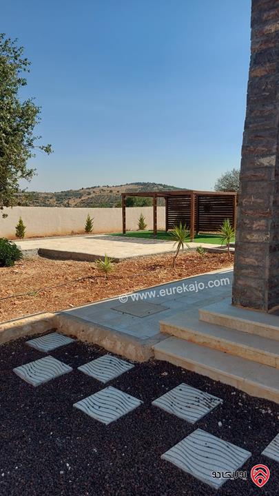 مزرعة مساحة الأرض 1066م والبناء 150م للبيع في عجلون أجمل مناطق عنجرة – حوض أم جلود