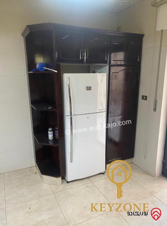 شقة أرضية مساحة 194م داخلي و 100م خارجي للبيع في عمان - ام اذينة