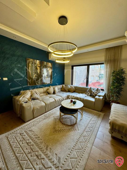 شقة طابق ثالث مساحة 175م للبيع في عمان - ام اذينة