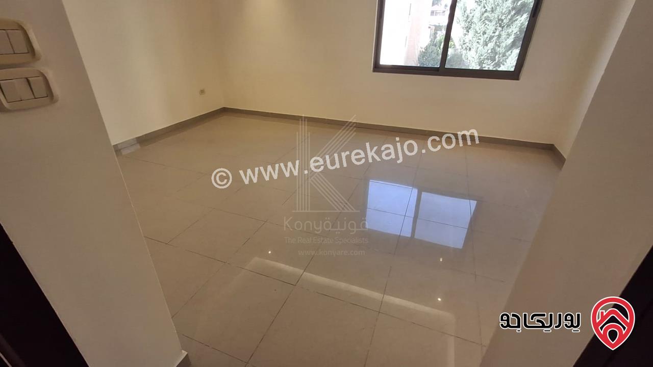 شقة مميزة طابق ثالث مساحة 190م مع روف 25م وترس 120م للبيع أو للايجار في عمان - دير غبار