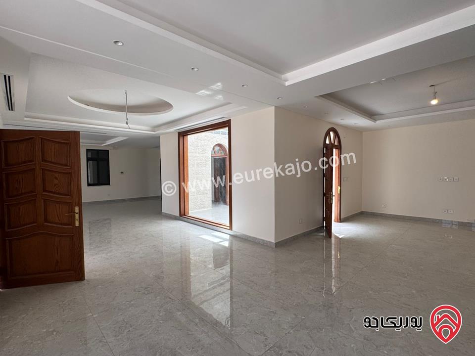 فيلا مستقلة للبيع في عمان - عبدون مساحة الارض 1350 م والبناء 1000م ، الحديقة 400م ، الترس 200م بالقرب من السفارة الامريكية موقع مميز 