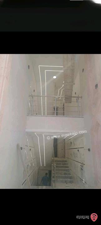 شقة طابق أول مساحة 165م للبيع في عمان - ابو علندا