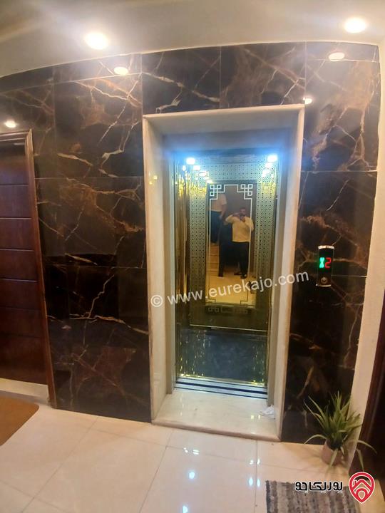 شقة سوبر ديلوكس مساحة 110م طابق اول فني للبيع في اربد - قرب قصر العوادين