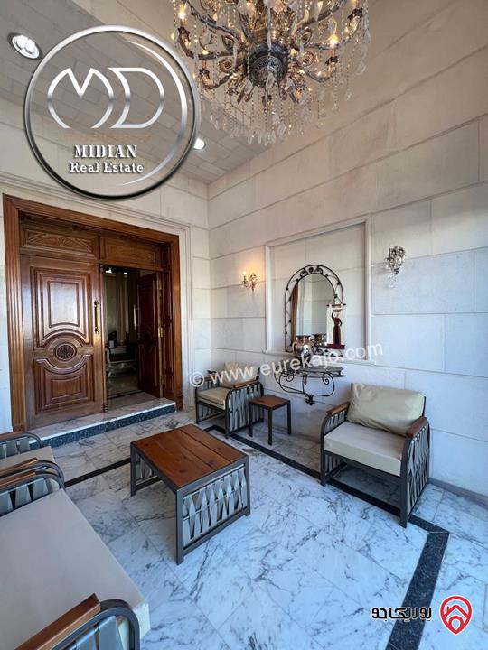 فيلا مستقلة للبيع في أجمل مناطق عمان - الظهير مساحة 1200م مع مسبح و تراسات و حدائق تشطيبات و ديكورات فاخرة اطلالة رائعة