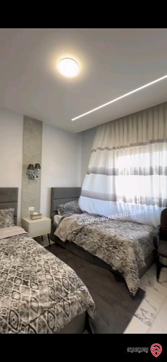 شقة طابق ثاني مساحة 205م للبيع في عمان - خلدا