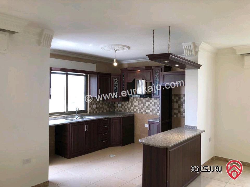 شقة فارغة طابق ثالث مساحة 100م للايجار للعرسان او عائلة صغيرة في عمان - دير غبار