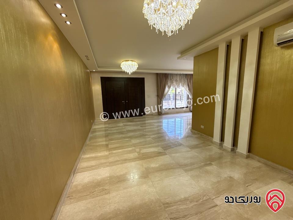 شقة ارضية مساحة 204م داخلي و 120م خارجي للبيع في عمان - الصويفية