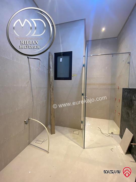 رووف طابقي فارغ للايجار في عمان - الكرسي مساحة 400م مع تراسات تشطيبات و ديكورات عصرية فاخرة جديد لم يسكن اطلالة رائعة