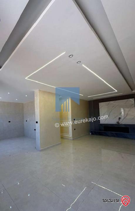 شقة فاخرة للبيع في عمان - تلاع العلي خلف طواحين الهوا 180م مع ترس 30م بسعر مغري لم تسكن