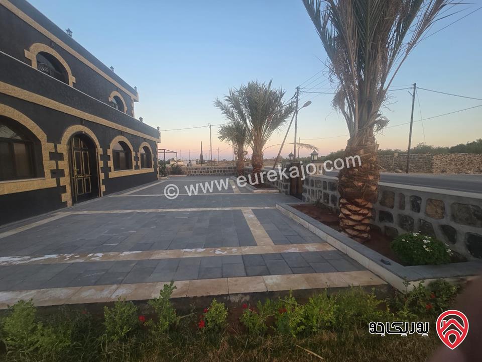 فيلا و ملحق خارجي مساحة 450م على أرض 1 دونم للبيع في المفرق - ام الجمال 
