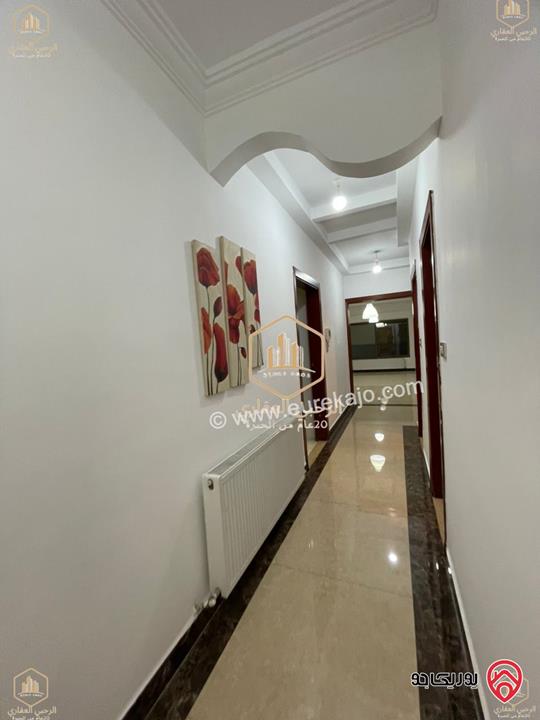 شقة دوبلكس فاخرة طابق ثالث مساحة 220م للايجار في عمان - الرابية