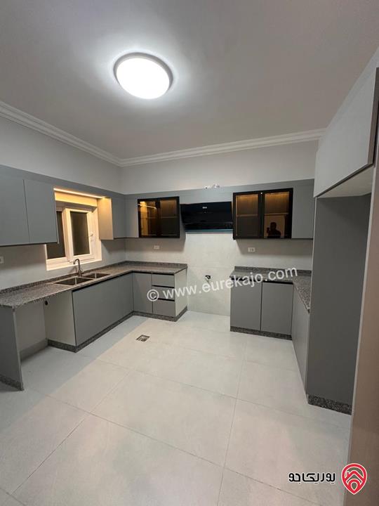 شقة أرضية مساحة 120م فارغة للإيجار في عمان - الشميساني مجددة بالكامل