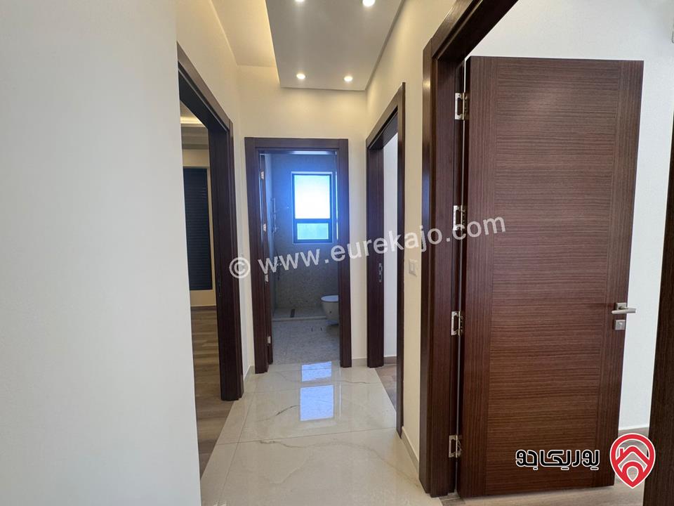 شقة للبيع في عمان - دابوق طابق ارضي مساحة البناء 185م و الترس 35م موقع مميز