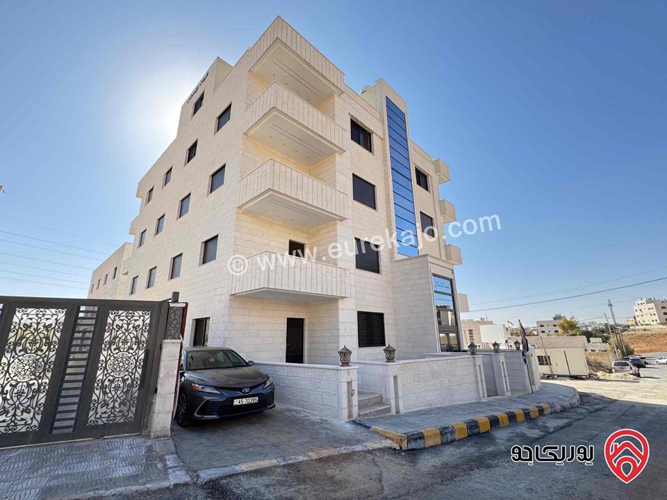 شقة طابق ثالث دوبلكس مساحة 212م مع تراس خارجي 40م للبيع في عمان - البنيات 